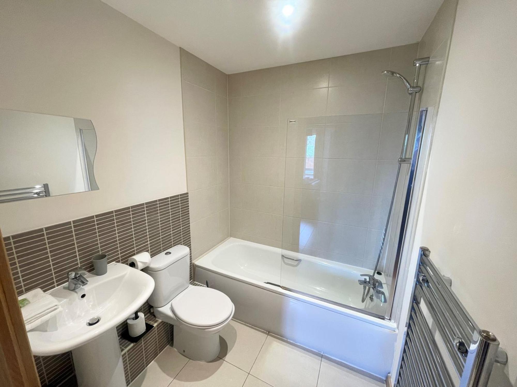 Blue Sky Apartments@Guildford Town Centre 外观 照片