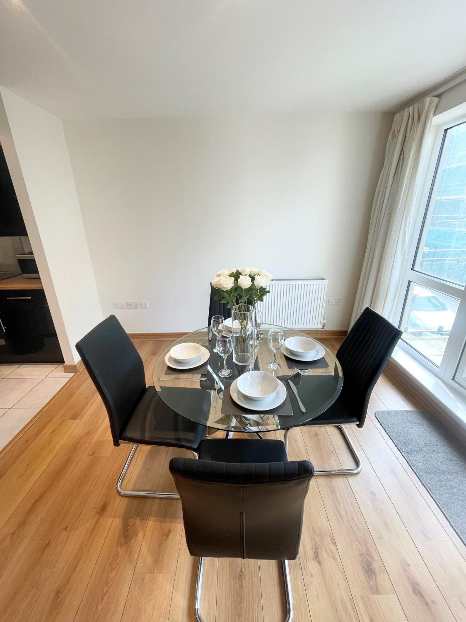 Blue Sky Apartments@Guildford Town Centre 外观 照片