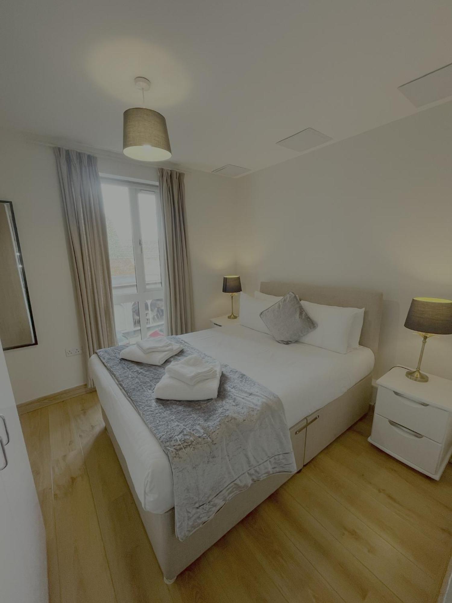 Blue Sky Apartments@Guildford Town Centre 外观 照片
